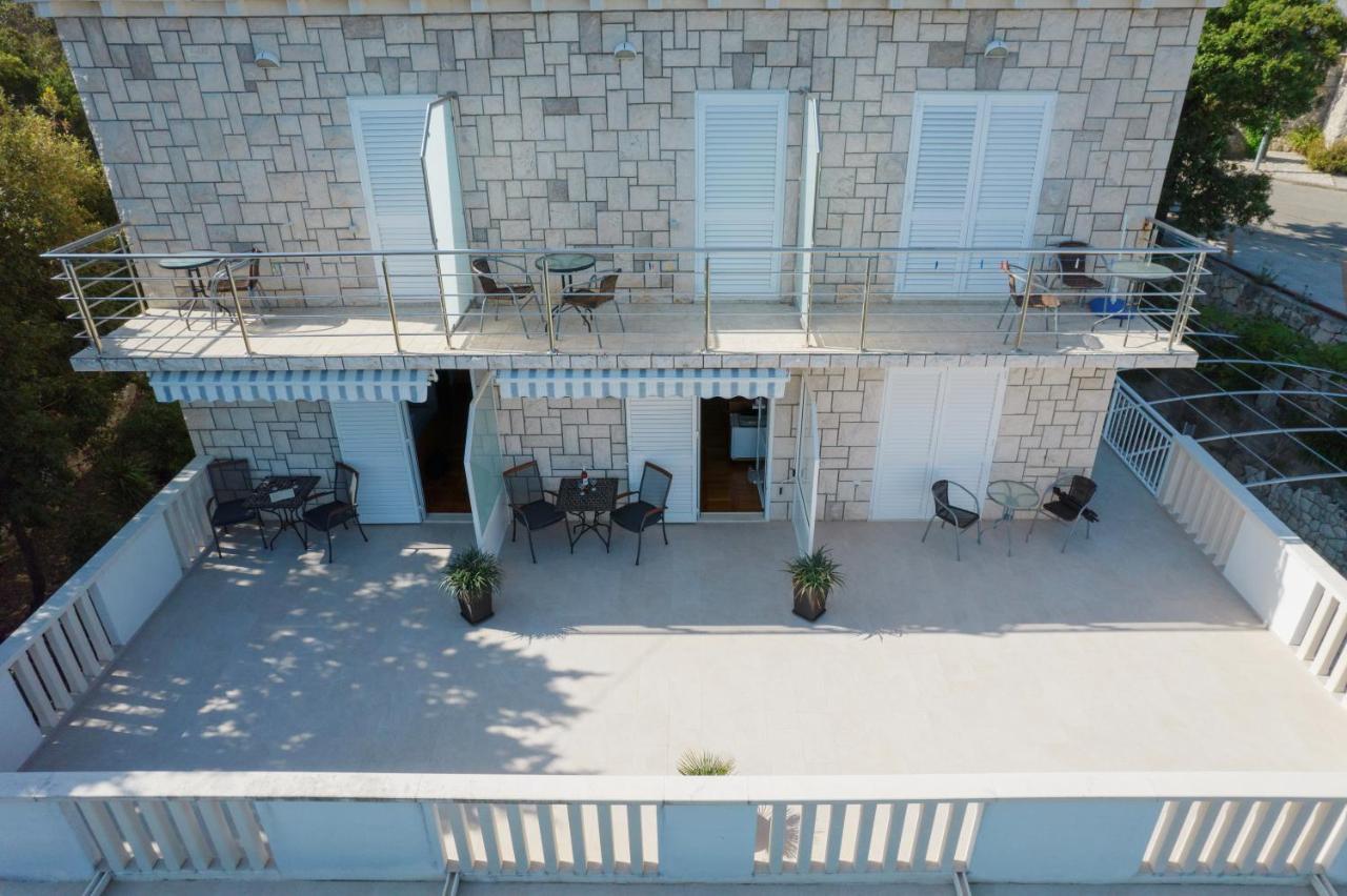 Guesthouse Sanela Pomena Exterior foto